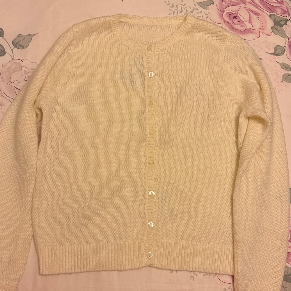 Brandy Melville St. George Cream Scalloped Sweater - Picture 2 of 6